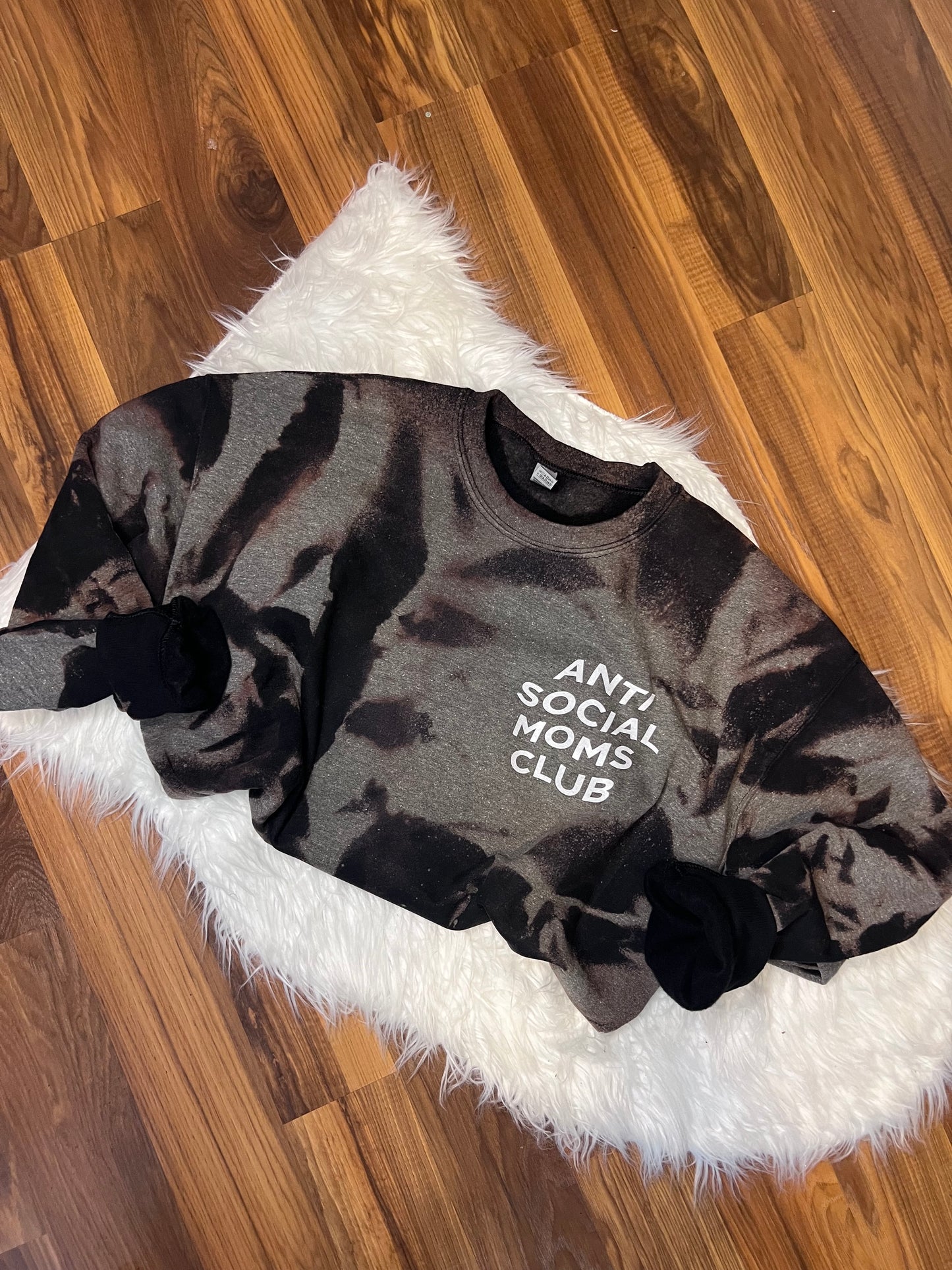 Social crewneck